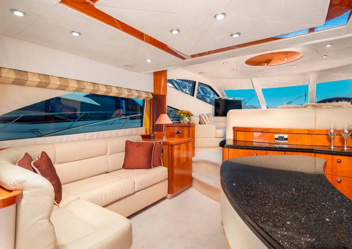 Аренда моторной яхты Sunseeker 66 Manhattan в Сочи